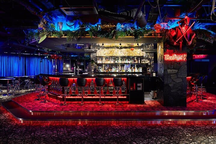 Darts and Billards Amusement Bar【Osaka BeeRUSH minami branch】 — photo 3