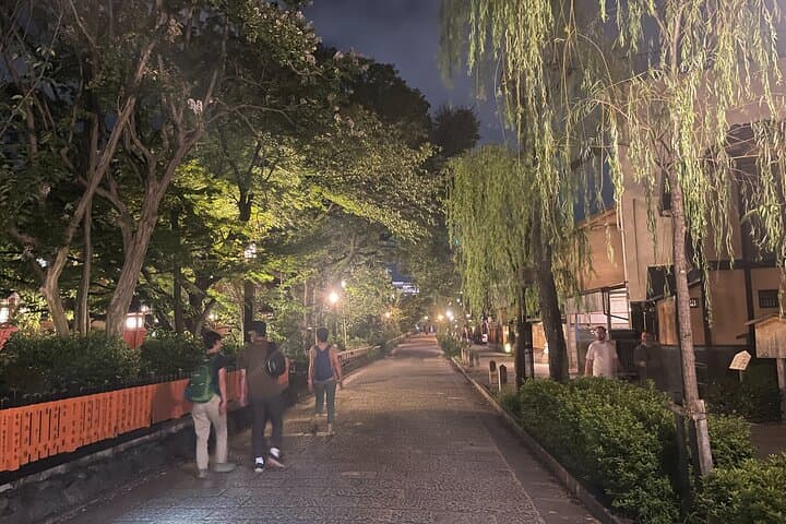 Kyoto Higashiyama Gion Sunset Cycling Tour — photo 10