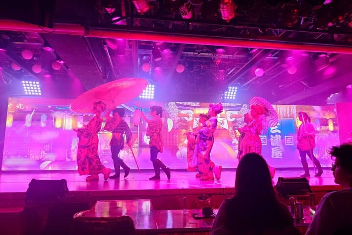 Watch Samurai Themed Entertainment Show in Shinjuku — photo 5