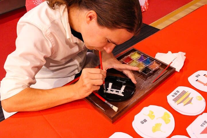 Gold Powder Makie Crafting and Tea Experience — photo 7