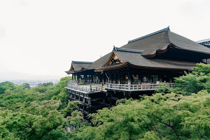 Enter the Unseen: A VIP Monk-Guided Experience at Kiyomizu-dera — photo 10