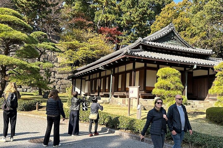 Tokyo Castle & Imperial PalaceーShogun Walking Tour — photo 16