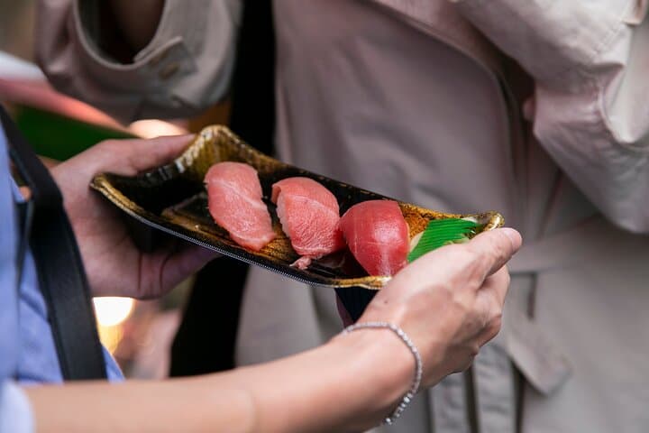 Tokyo Tsukiji Market Small Group Tasting Tour — photo 3