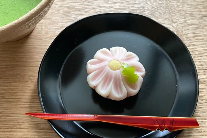 Tea Experience for Beginners in Japanese Tea Store in Tokyo — photo 2