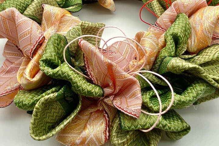 Handmade wreath experience using tatami mat edges in Tokyo — photo 8