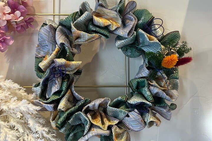 Handmade wreath experience using tatami mat edges in Tokyo — photo 11