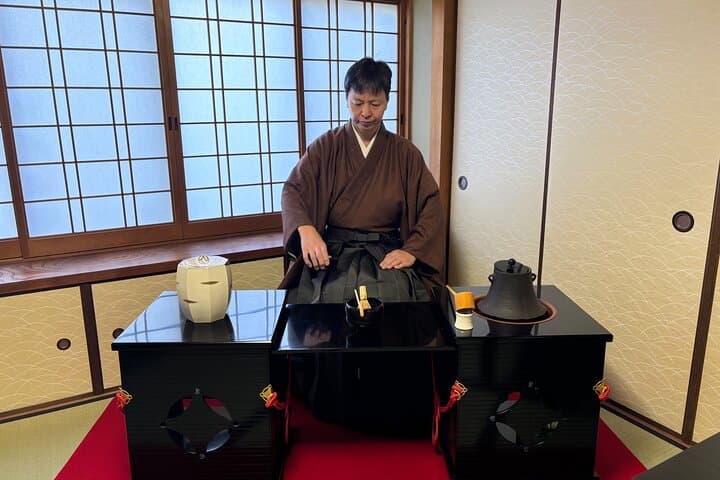 Kyoto :Tea Ceremony in 150 Years Townhouse with Tables and Chairs — photo 10