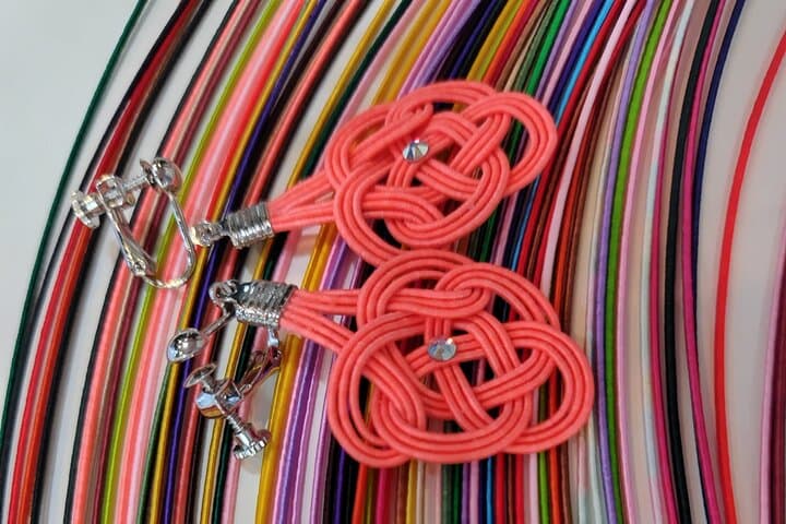 Making cute Mizuhiki knot accessories in Osaka — photo 4