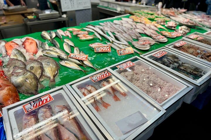 Kanazawa: 2-Hour Private Tour of Omicho Market with Tastings — photo 10