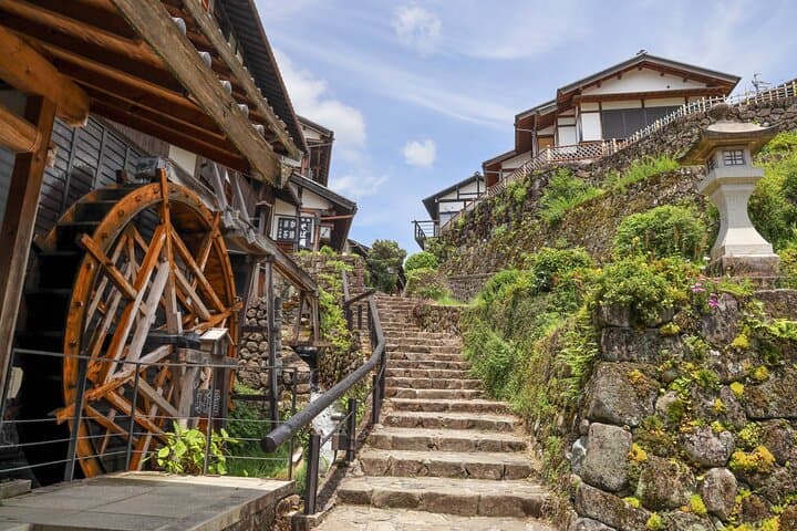 Nakasendo Post Town Trekking and Izakaya Hopping Tour — photo 2