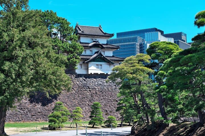 TOKYO Audio Guide Tour in The East Gardens of the Imperial Palace