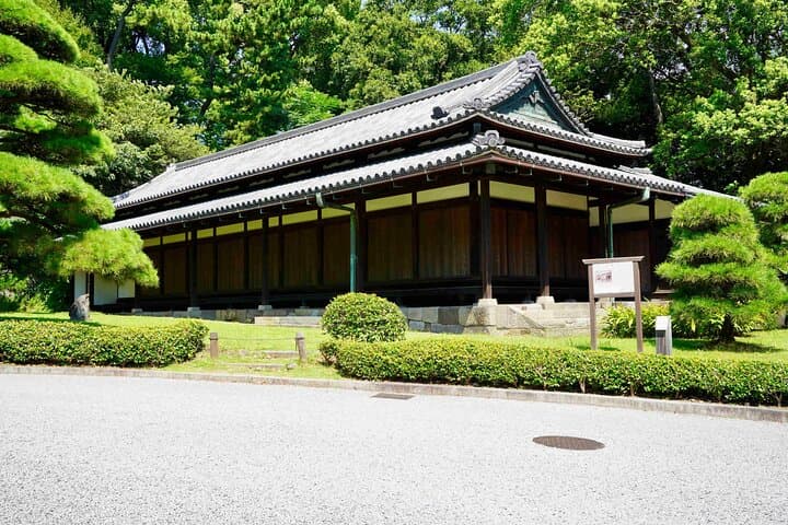 TOKYO Audio Guide Tour in The East Gardens of the Imperial Palace — photo 2