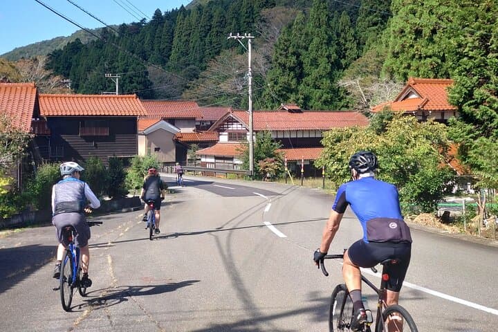 Kutani full-day cycling tour