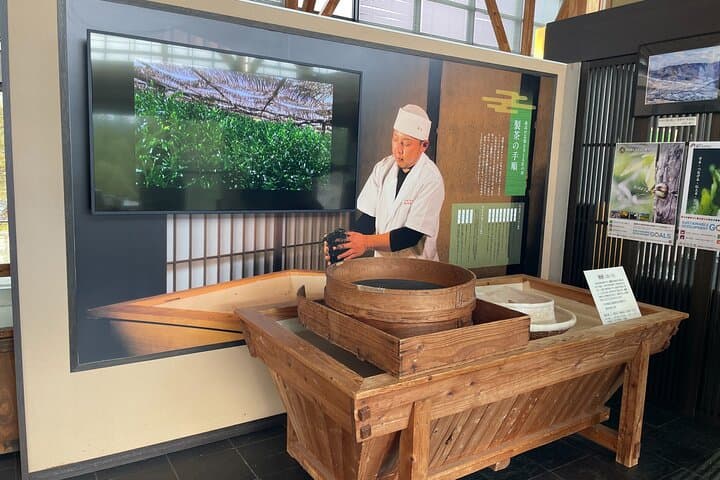 YokaBus Heritage in a Cup of a Yame Tea & Sake Tasting Expedition — photo 14