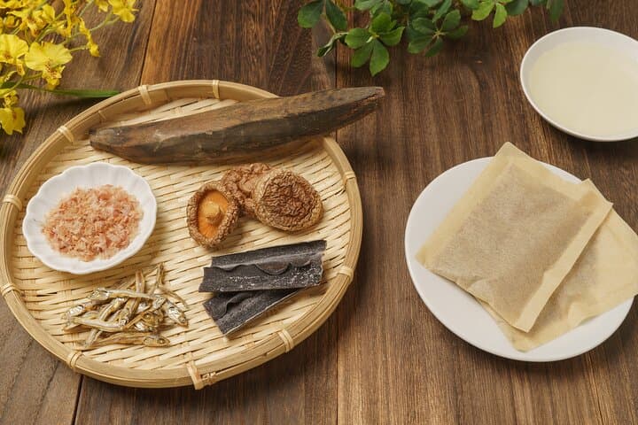 Discover Japanese Umami: Onigiri & Dashi Masterclass in Tokyo — photo 6