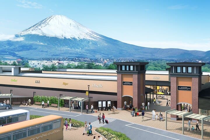Mt. Fuji and Gotemba Outlet Private Day Trip From Tokyo — photo 7