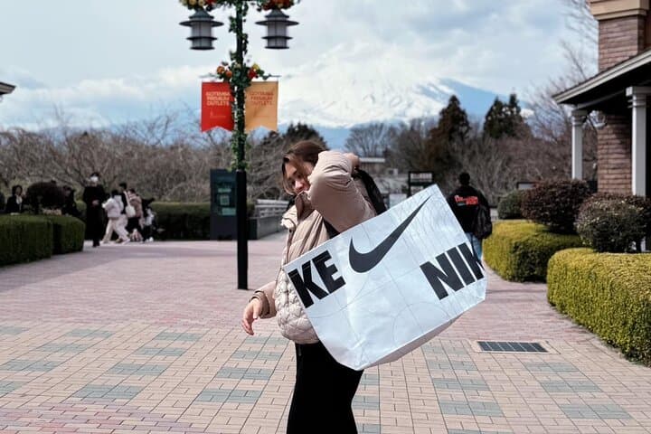 Mt. Fuji and Gotemba Outlet Private Day Trip From Tokyo — photo 9
