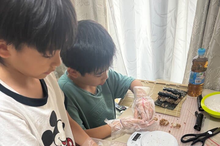 Special sushi rolls only available in Japan Making Experience — photo 2