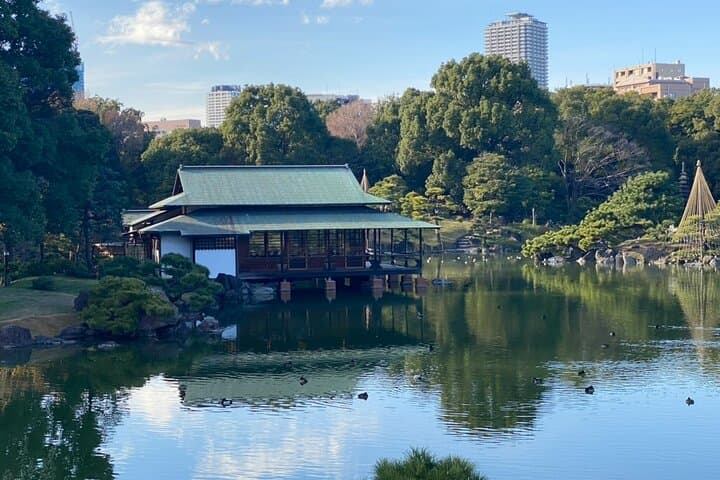 Old Tokyo private tour: History, Coffee, Gardens and Street Food — photo 3