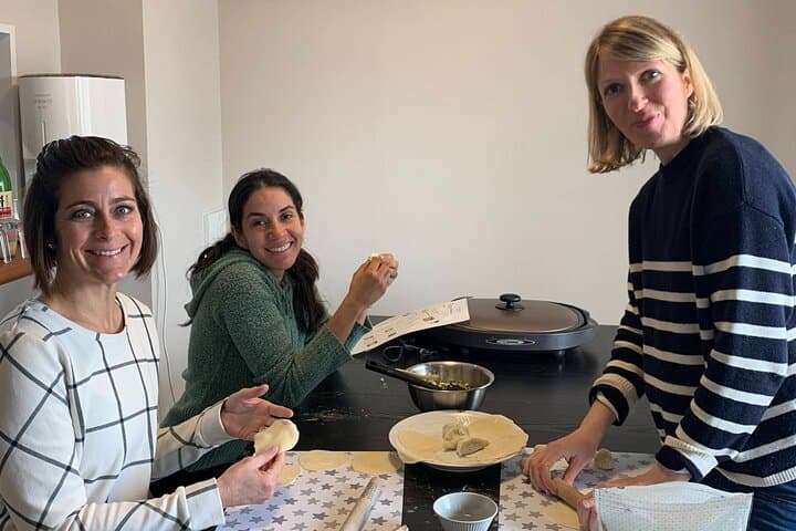 Kobe Home Cooking Ramen and Gyoza Cooking Class — photo 6