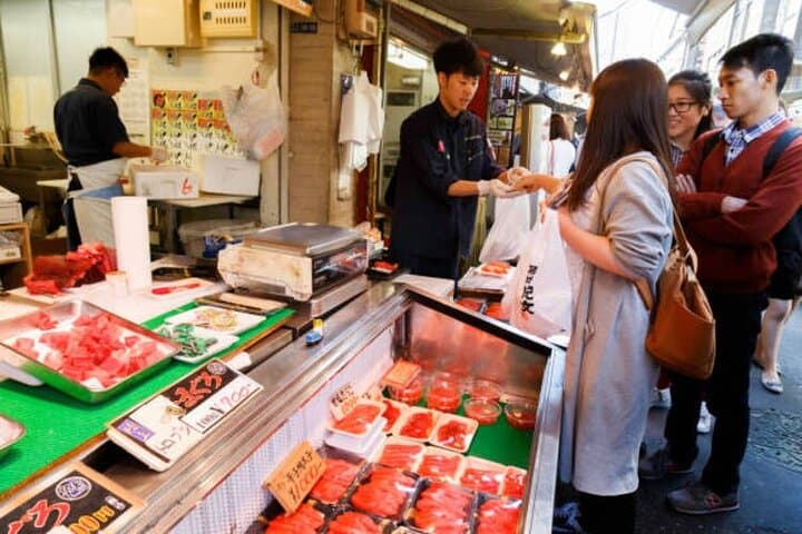 Tsukiji Bites Tokyo Fish Market Walking Food Tour By Local Guide — photo 11