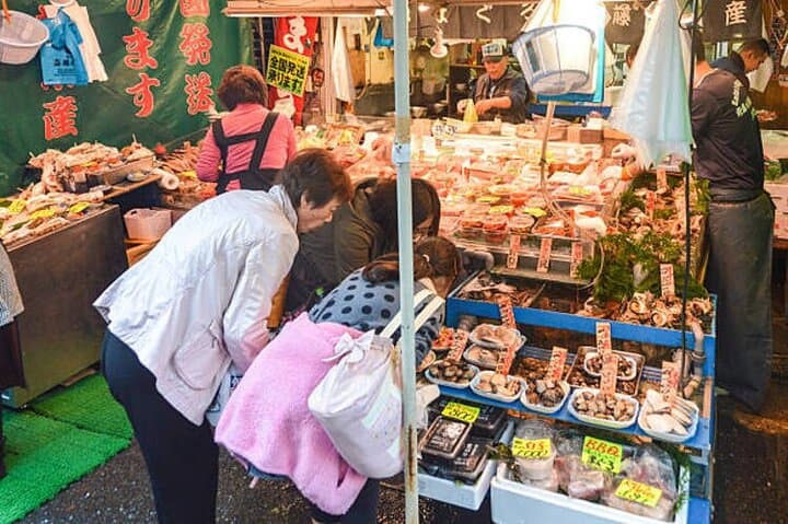 Tsukiji Bites Tokyo Fish Market Walking Food Tour By Local Guide — photo 12
