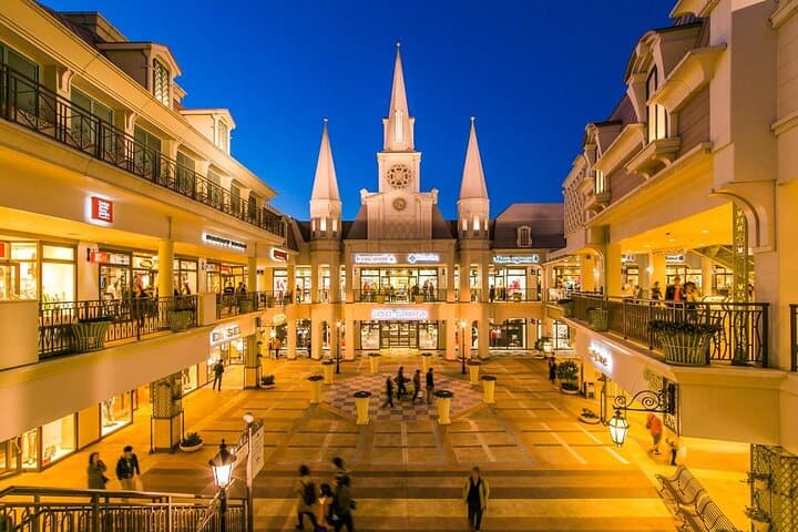 Nagoya Nagashima Outlet Mall & Nabana no Sato Park Day Tour — photo 4
