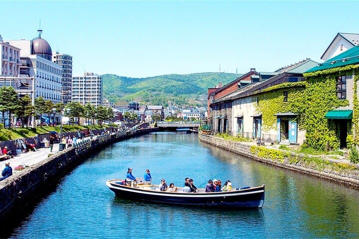 Hokkaido: Lake Toya, Bear Ranch and Sapporo Otaru Full Day Tour — photo 13
