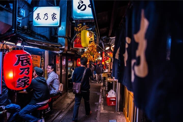 Tokyo Private Night Tour with a Local – Bars, Drinks & Culture — photo 10