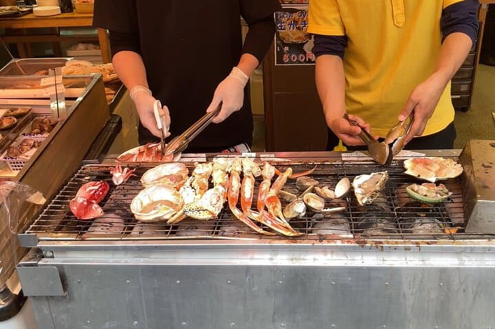 Tsukiji Fish Market Walking Tour with English Speaking Guide — photo 11