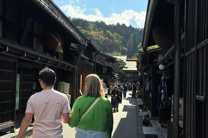 Takayama Jinya & Old Town Private Walking Tour — photo 13