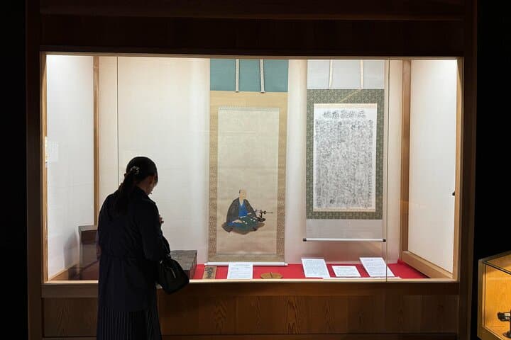 Takayama Jinya & Old Town Private Walking Tour — photo 16