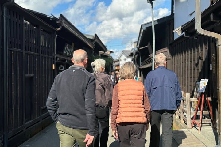 Takayama Jinya & Old Town Private Walking Tour — photo 12