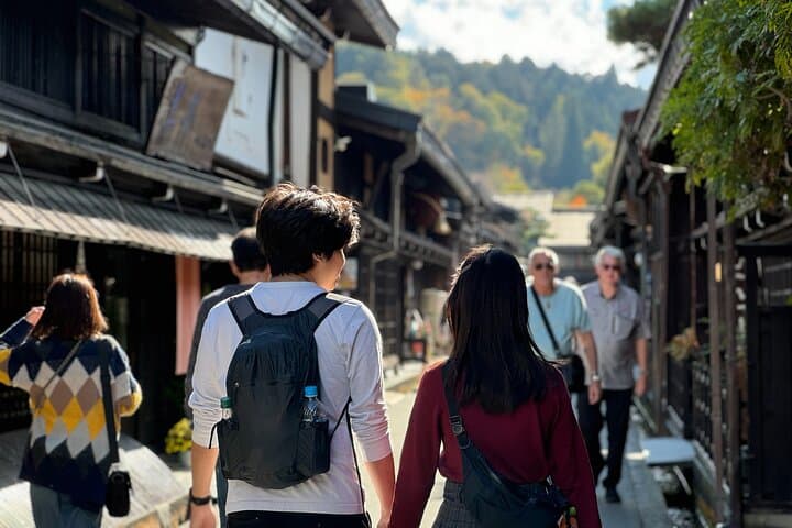 Takayama Jinya & Old Town Private Walking Tour — photo 4