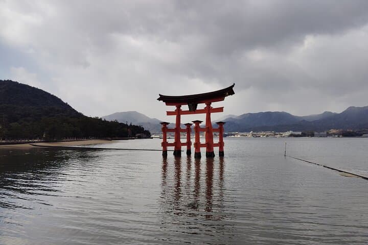 Itsukushima Shrine Tour with Local Guide — photo 8