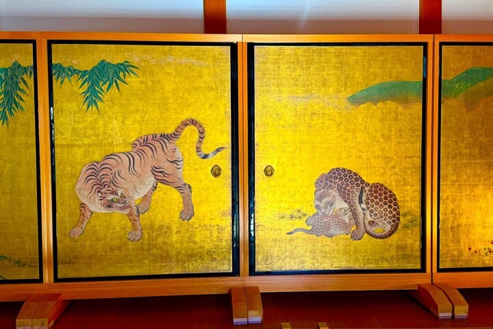 Nagoya: Private Day Tour to Toyota Museum, Castle & Shrines — photo 7