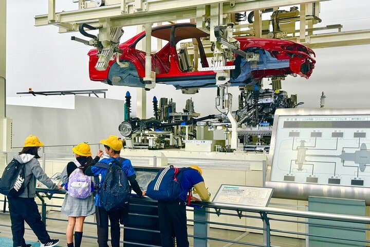 Nagoya: Private Day Tour to Toyota Museum, Castle & Shrines — photo 8