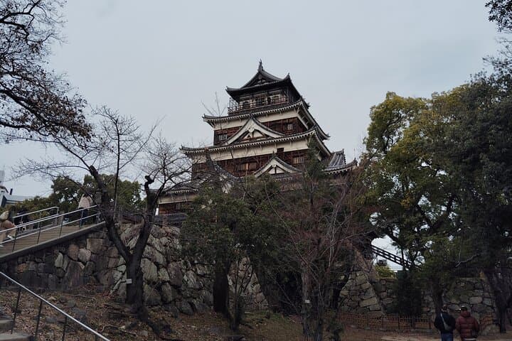 Hiroshima Castle 1h guide tour — photo 17
