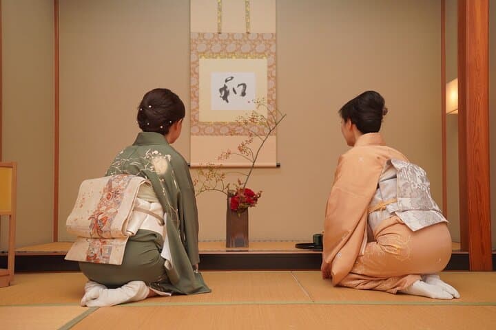 Japan's Customs of Ikebana Art, Tea Ceremony & Kimono Welcome — photo 1