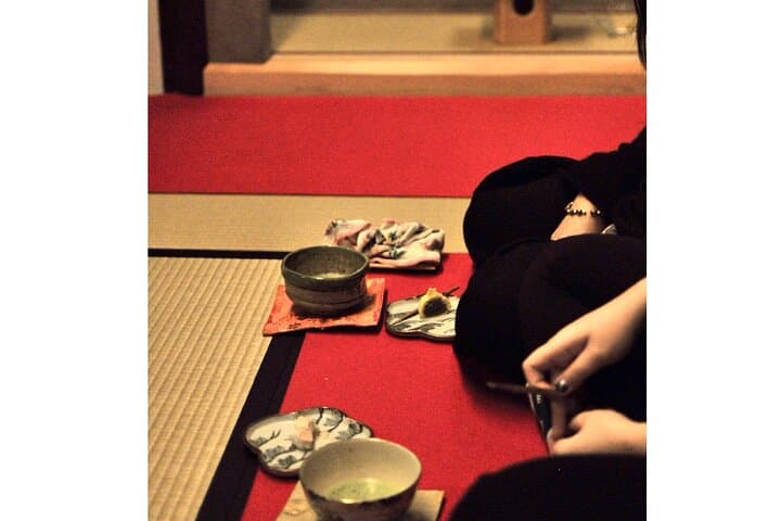 Japan's Customs of Ikebana Art, Tea Ceremony & Kimono Welcome — photo 3