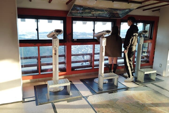 Kintai Kyo Bridge and Iwakuni Castle with Local Guide — photo 4