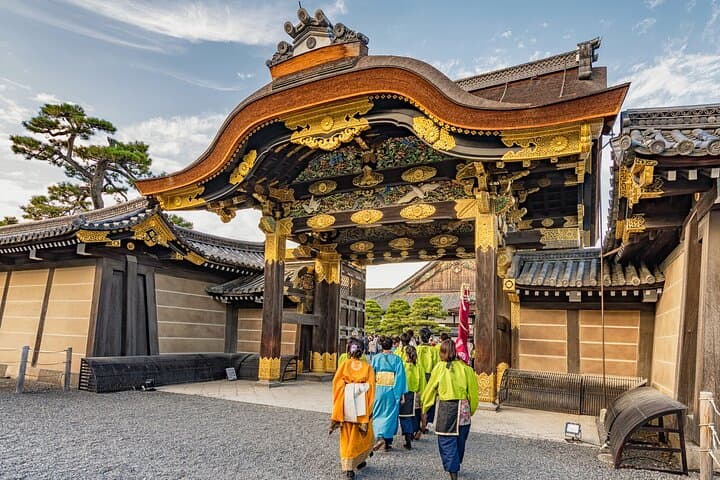 Kyoto Full-Day Bus Tour: Nijo, Arashiyama & Fushimi Inari (EN/ES) — photo 6