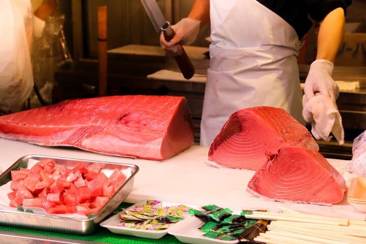 Tokyo | Tsukiji(築地)Fish Market Food Walking & Shrine Visit Tour — photo 13