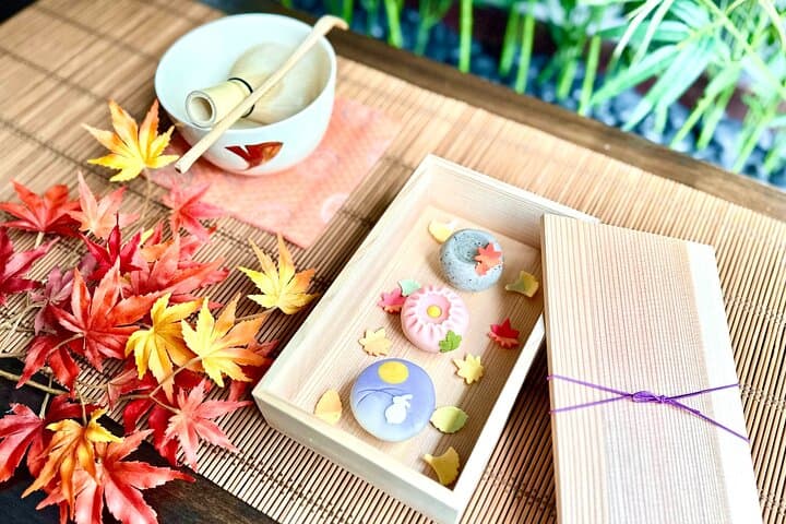 Japanese Sweets Making with Tea Ceremony in Private Studio — photo 1