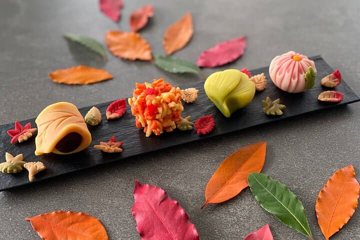 Japanese Sweets Making with Tea Ceremony in Private Studio — photo 2