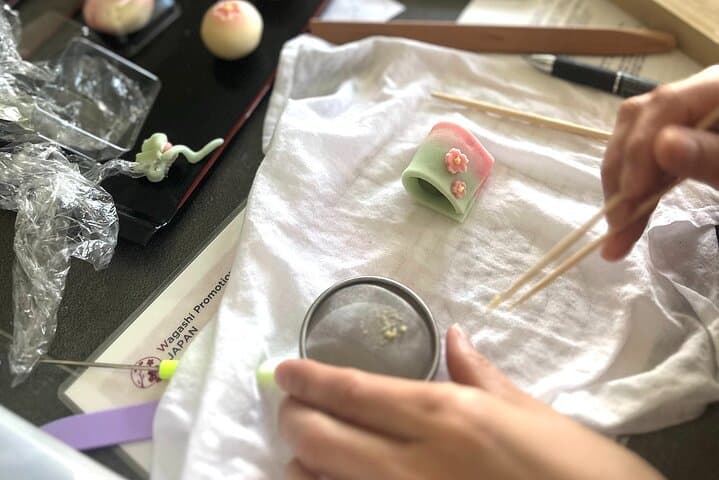 Japanese Sweets Making with Tea Ceremony in Private Studio — photo 5