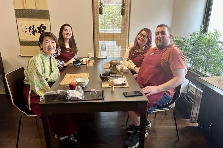 Japanese Sweets Making with Tea Ceremony in Private Studio — photo 7
