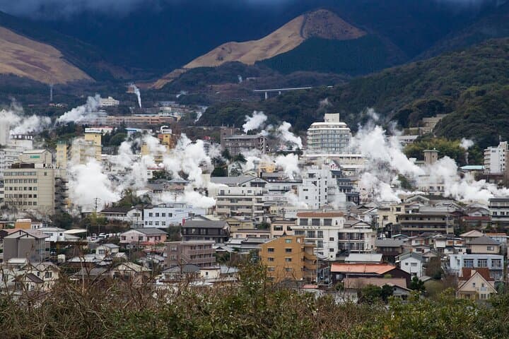 Beppu Hot Springs Bath and Make Jigokumushi Dish in Kyushu Japan — photo 4