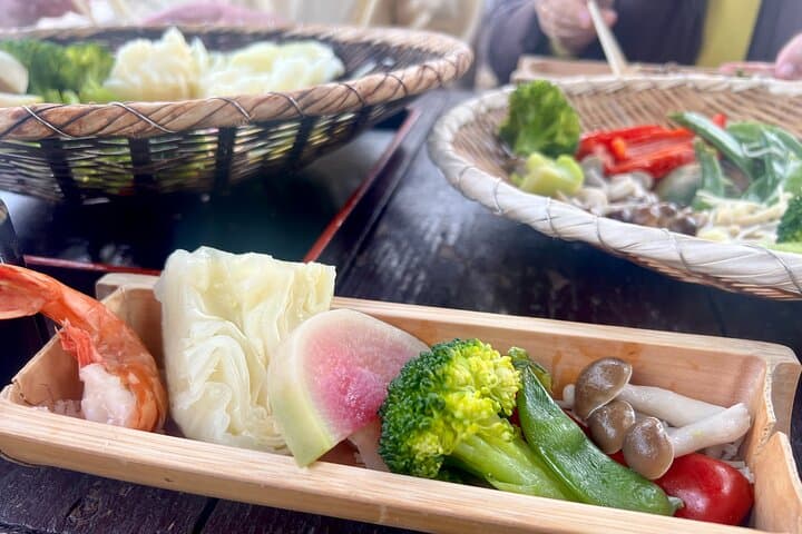 Beppu Hot Springs Bath and Make Jigokumushi Dish in Kyushu Japan — photo 2