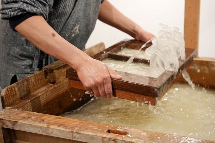 【Tokyo/Asakusa】Traditional Japanese Washi Papermaking experience — photo 11